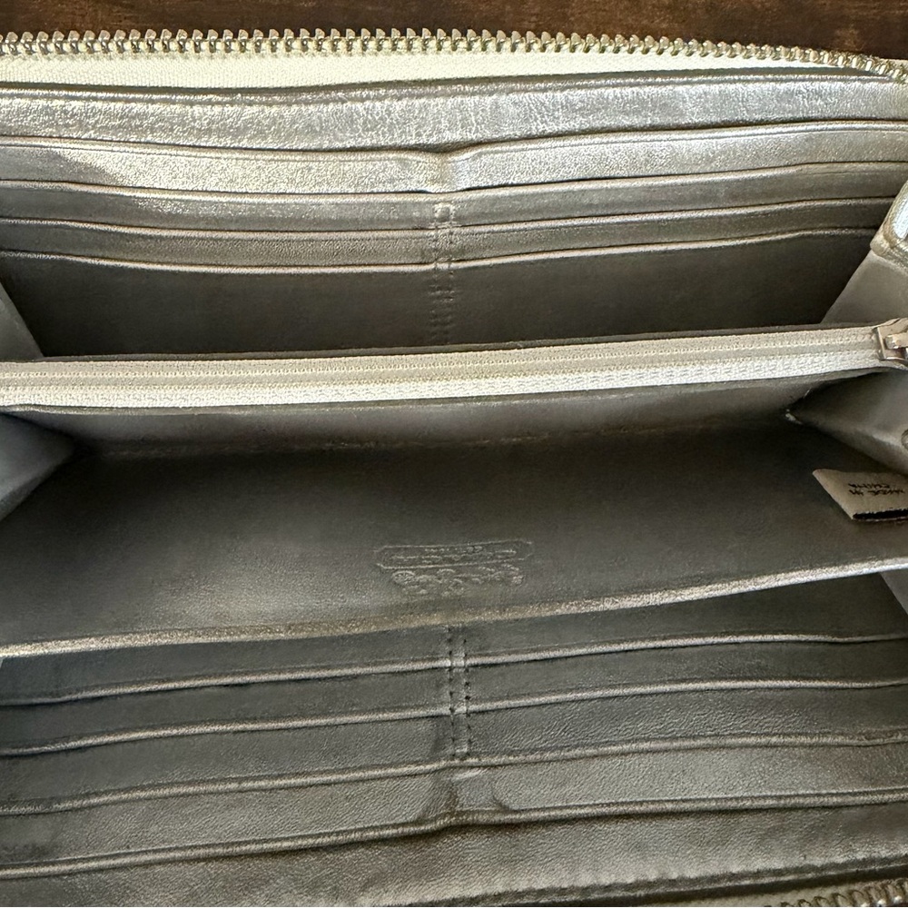 Coach Cream and Gray Women's Wallet-Y2K - Picture 8 of 11